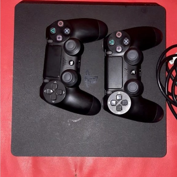 PS4 - Picture 2 of 2